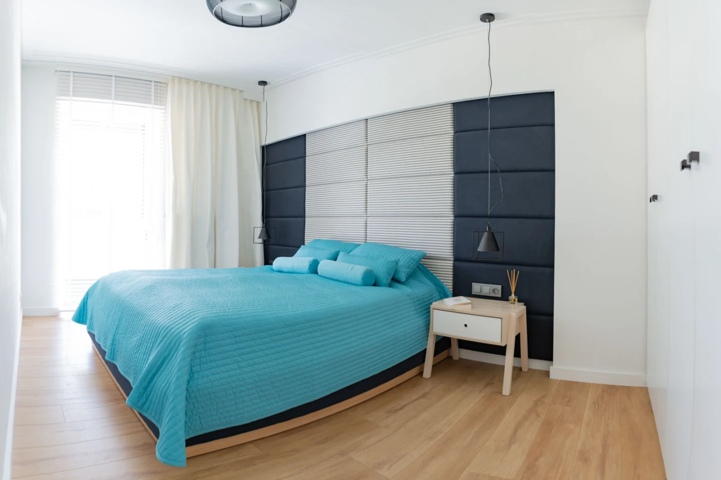 Apartament w Pogorzelicy sypialnia