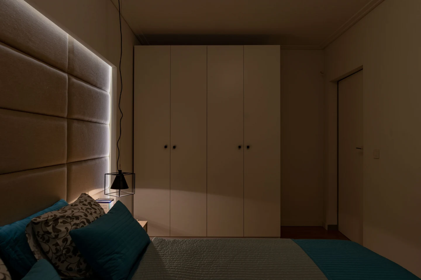 Apartament w Pogorzelicy - Sypialnia nocą